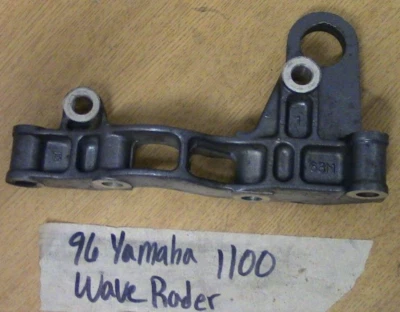 96 YAMAHA WAVE RAIDER 1100 MUFFLER STAY BRACKET 63M-14771-00-94 63M-14771-00-00 - Image 1 of 4