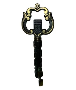 Vintage deutscher großer Flaschenöffner aus Gusseisen in Schlüsselform goldfarben und schwarz - Bild 1 von 8