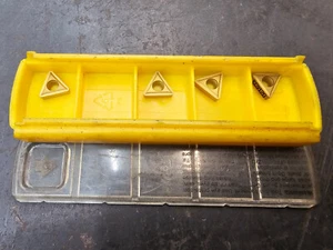 Menge 4 Kennametal TCMT 2152LF 21,52 TCMT110208LF 1161701 KC9120 Hartmetalleinsätze - Bild 1 von 2