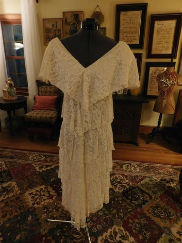 OFF WHITE VINTAGE BIANCO SPORCO PIZZO STRATIFICATO VOLANT SPALLA A ORLO S8