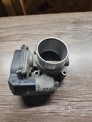 Audi A6 2012-2018 carrocería del acelerador 06F133062Q OEM Foto 1 de 3