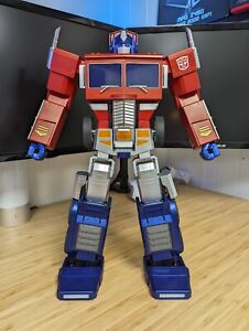 Robosen Transformers Flagship Optimus Prime Auto-Converting Robot No.03980 LE