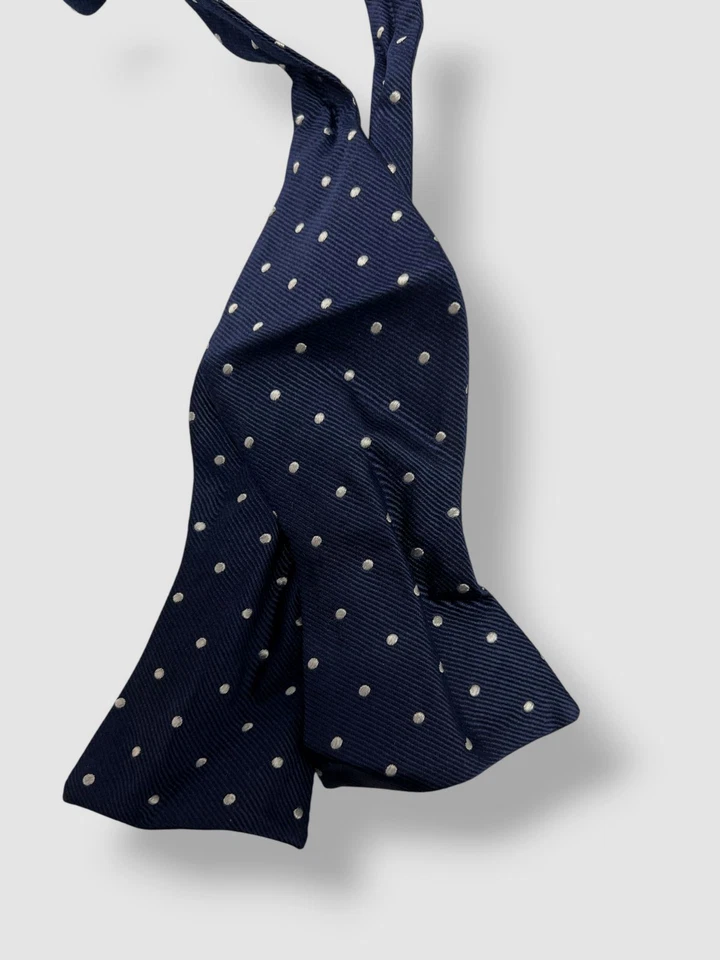 Pajarita Tommy Hilfiger para hombre azul a lunares de seda Foto 1 de 1