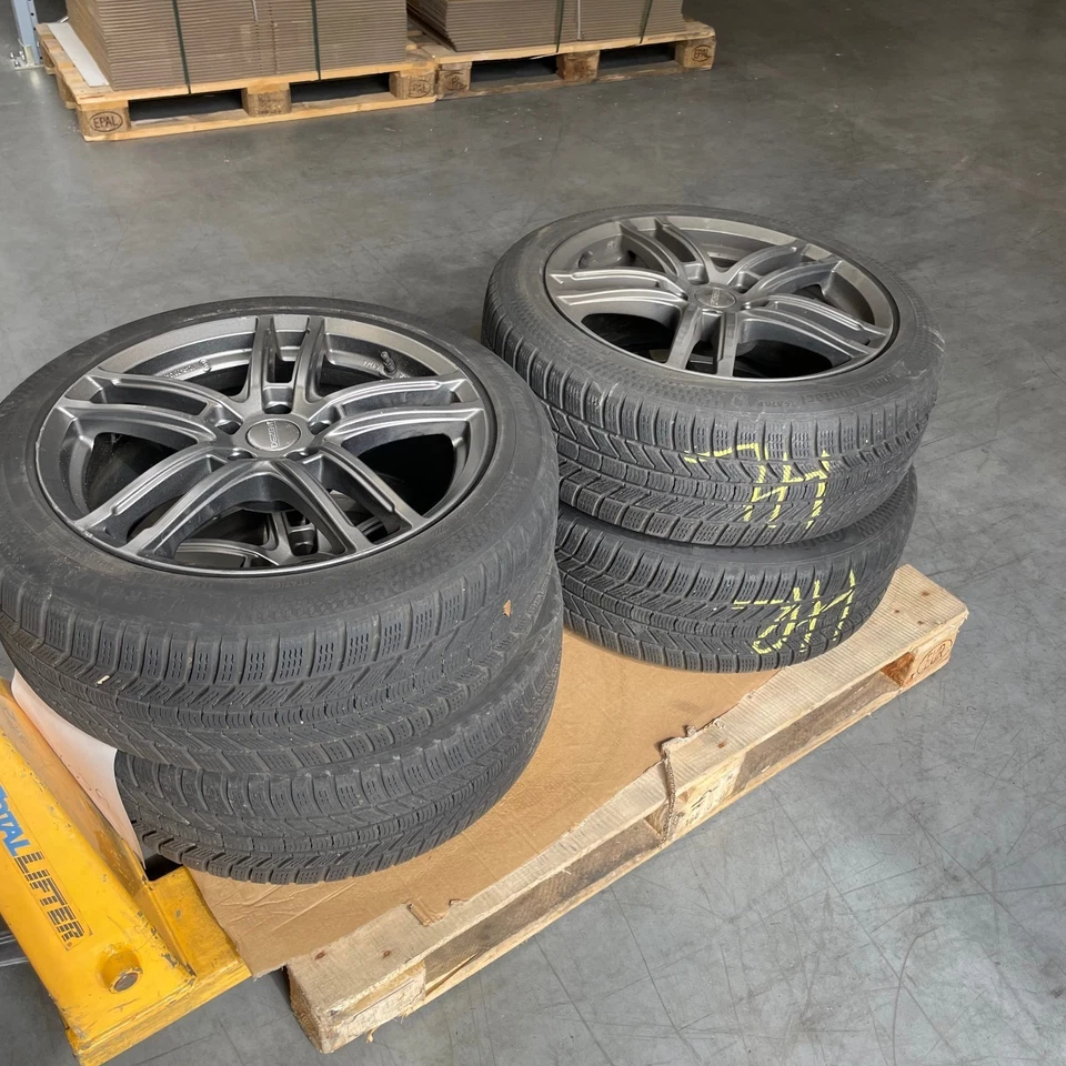 4 x Dezent TZ 8X18 5/112 ET44 Graphite mit Winterreifen 235/45R18 V XL Conti - Bild 1 von 4