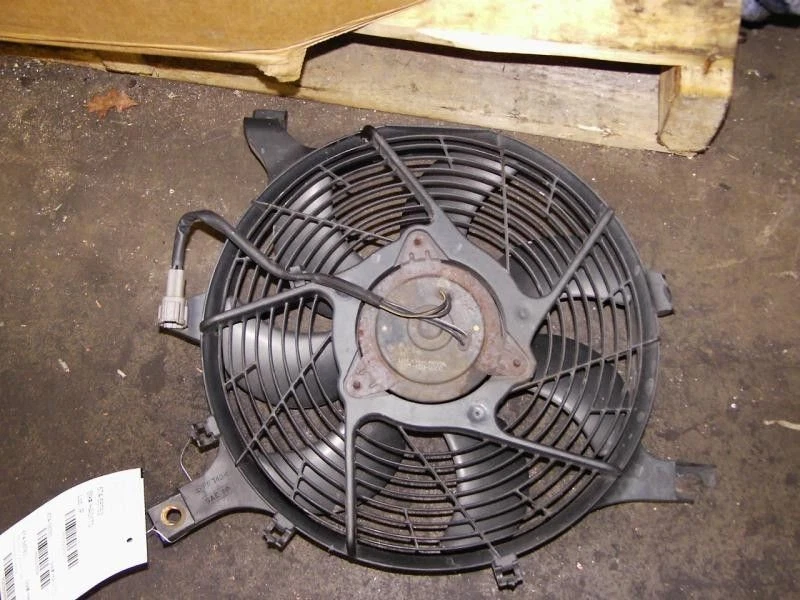 99-00 Nissan Frontier Ventilador Motor Ventilador Conjunto Condensador 6 Cilindros Foto 1 de 4