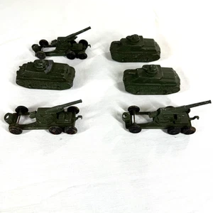 3 Tootsietoy Tanks and 3 Tootsietoy Anti Aircraft Guns Military - Picture 1 of 20