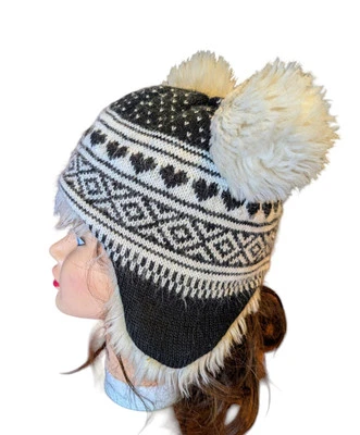 Sombrero de piel sintética de invierno Baby Gap Isle Heart S/M pompón Foto 1 de 4