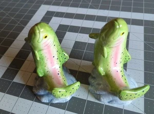 Set of Vintage Ceramic Porcelain Rainbow Trout FISH Salt & Pepper Shakers - Picture 1 of 3