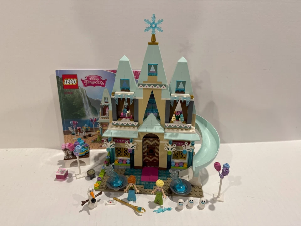 LEGO Disney: Celebración del Castillo de Arendelle (41068) Foto 1 de 1