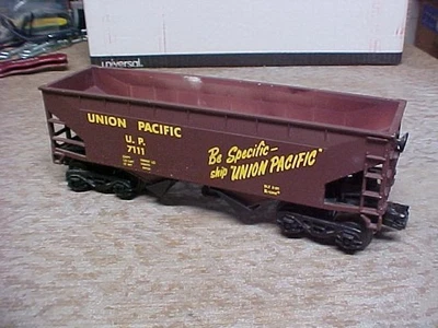 K-Line   Union Pacific Smooth Sided Hopper Car U.P. 7111 - O Gauge - Image 1 of 4