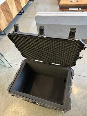 SKB 3I-3021-18BE iSeries 30.5" x 21" x 18" - Empty w/Wheels, Black - Image 1 of 4