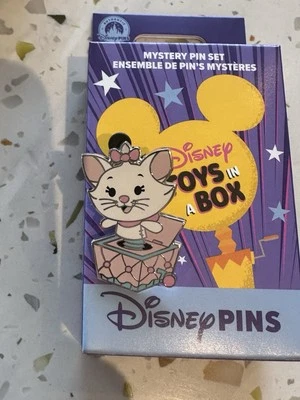 Disney Toys in a Box Mystery Pin Marie 2025 Foto 1 de 2