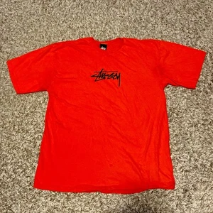Camisa De Colección Stussy Para Hombres XL Roja Gráfica Manga Corta Negra Logo Spellout Ropa de Calle - Imagen 1 de 4