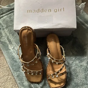 Women’s Shoes Size 8.5  NIB - Picture 1 of 8