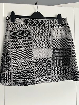 Black And White Aztec Print Skirt - Size 14 - Papaya — 第 1/4 张图片