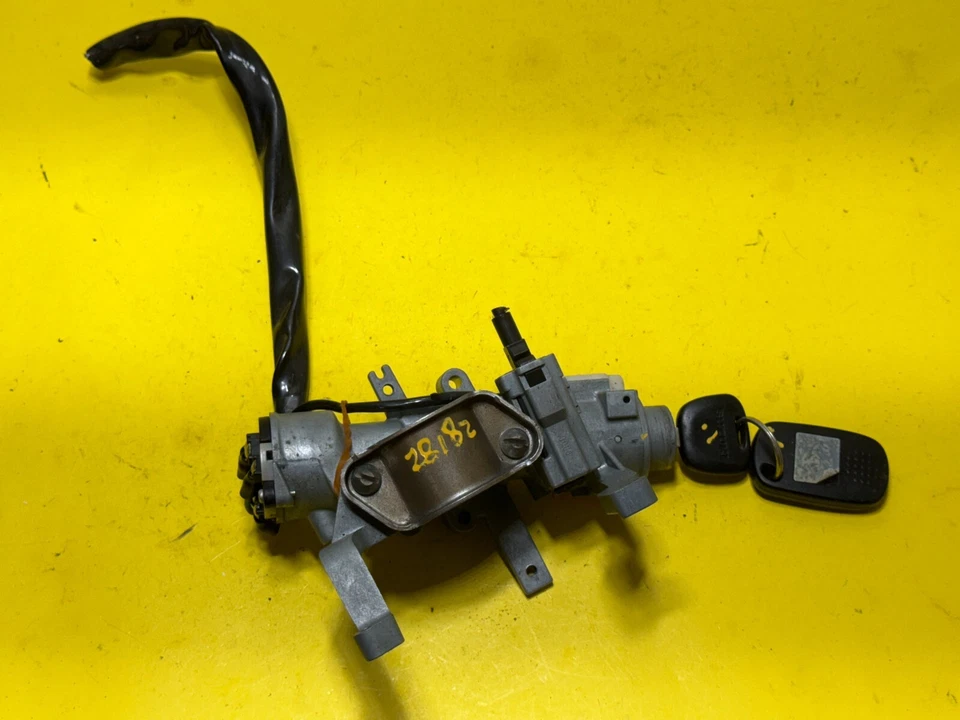 2006-2013 SUZUKI GRAND VITARA IGNITION SWITCH LOCK W/KEY OEM - Imagem 1 de 4