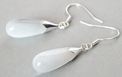 Nuevo Par de Moda Blanco Ópalo Lágrima Gota Cuelga Gancho Plata Mujeres Niña Pendientes Foto 1 de 3