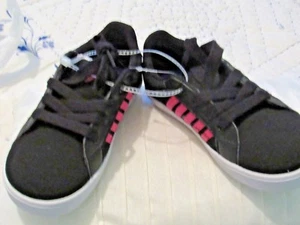 K-SWISS GIRLS BLACK TENNIS SHOES, SIZE 10 NEW WITH TAG - Picture 1 of 6