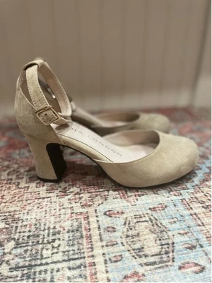 Zapatos de salón Sacha London beige con correa en el tobillo tacón bloque Mary Jane EE. UU. 7 hechos a mano Foto 1 de 4