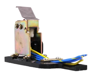 Interruptor auxiliar Square D LA11352 11A 125/250V 1/4HP 50/60Hz - Imagen 1 de 7