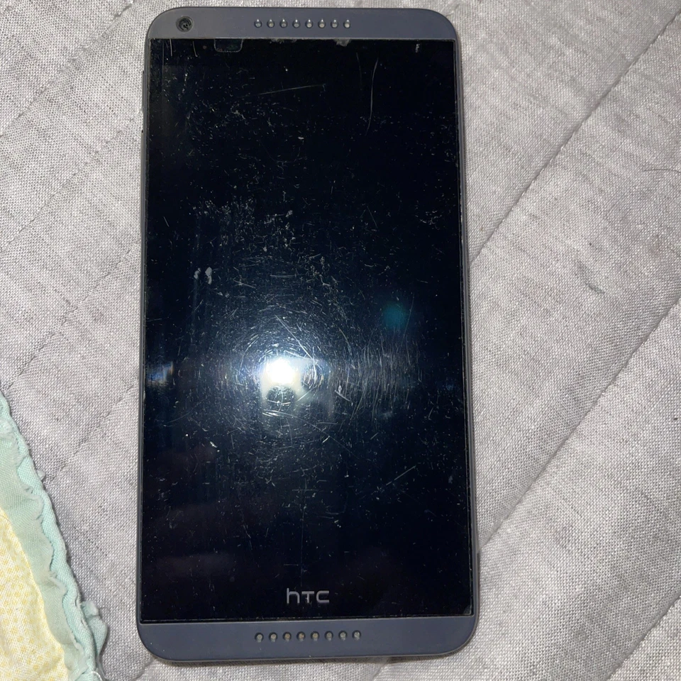 Smartphone HTC Desire 626S - 16 GB - (Virgin Mobile) para reparación de piezas Foto 1 de 4