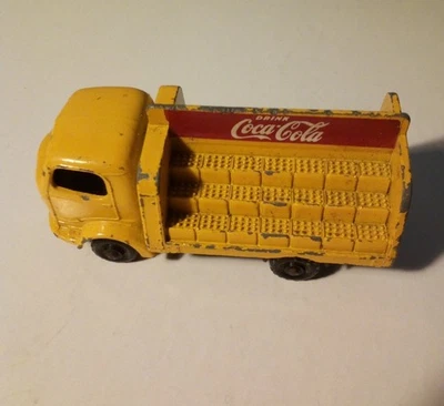 Coca Cola Vintage Lesney Matchbox Truck: Karrier Bantam 2 Ton #37 - Image 1 of 4