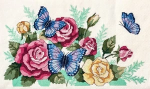 Fertig fertiger Kreuzstich mehrfarbig Schmetterling Schmetterlinge Rosen 13”x7,5” - Bild 1 von 8