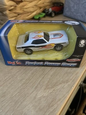 Maisto 1970 Plymouth 'Cuda White Flames Shaker Hood 1/64 Scale w/Pullback Motor - Image 1 of 4