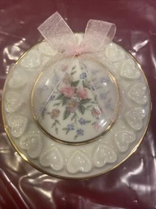 Vintage Lenox Porclein Schmuckkästchen - zartes rosa Band und Blumendekor - Bild 1 von 6