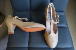 Tan Capezio 700 character stage shoes 2" heel - UK 1.5 UK 2 UK 2.5 UK 3 - Picture 1 of 3