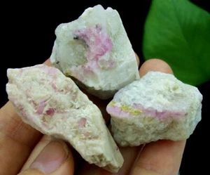 3 piezas Turmalina Rosa sobre Cuarzo Matriz Birmania 3734 - Imagen 1 de 3