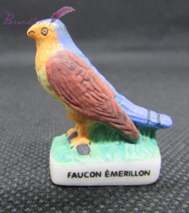 Fève Oiseau Le Faucon Emerillon Bird Rapace #G19 - Imagen 1 de 3