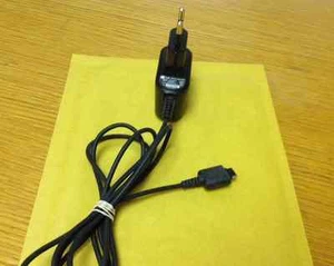 ORIGINALE CHARGEUR LG MODEL : STA-P52ES 5.1V_0.7A - Photo 1 sur 3