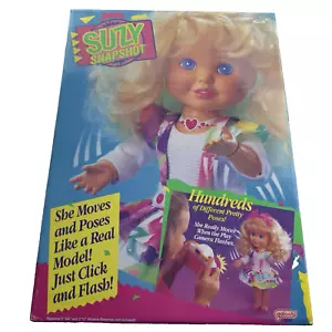 SUZY SNAPSHOT 14" Biondo Poseable Walker Flash RARO VINTAGE 1991 - Foto 1 di 7
