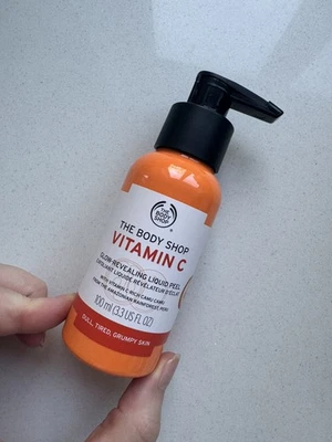 The Body Shop - Vitamin C Glow-Revealing Liquid Peel - 100 ml - Image 1 of 4