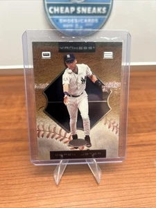 DEREK JETER 2002 FLEER BASEBALL #1 HOT PROSPECTS YANKEES - Picture 1 of 2