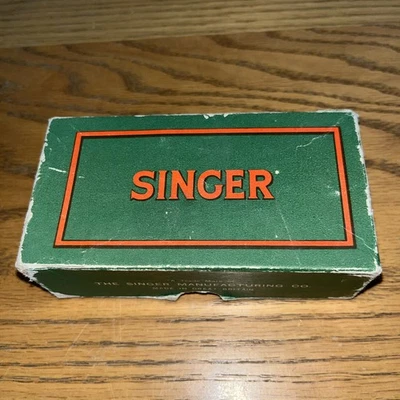 Vintage Nähmaschinenzubehör Aufsätze Set in Original Singer Box - Bild 1 von 4