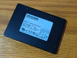Samsung 3.84TB PM963 PCIe 3.0 NVMe 2.5'' U.2 SSD MZQLW3T8HMLP 7mm - 99% Health - Afbeelding 1 van 5