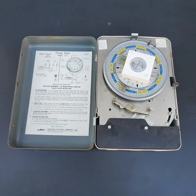 Vintage AMF Paragon 7 Day Timer Model 723 27001-0 - Image 1 of 4