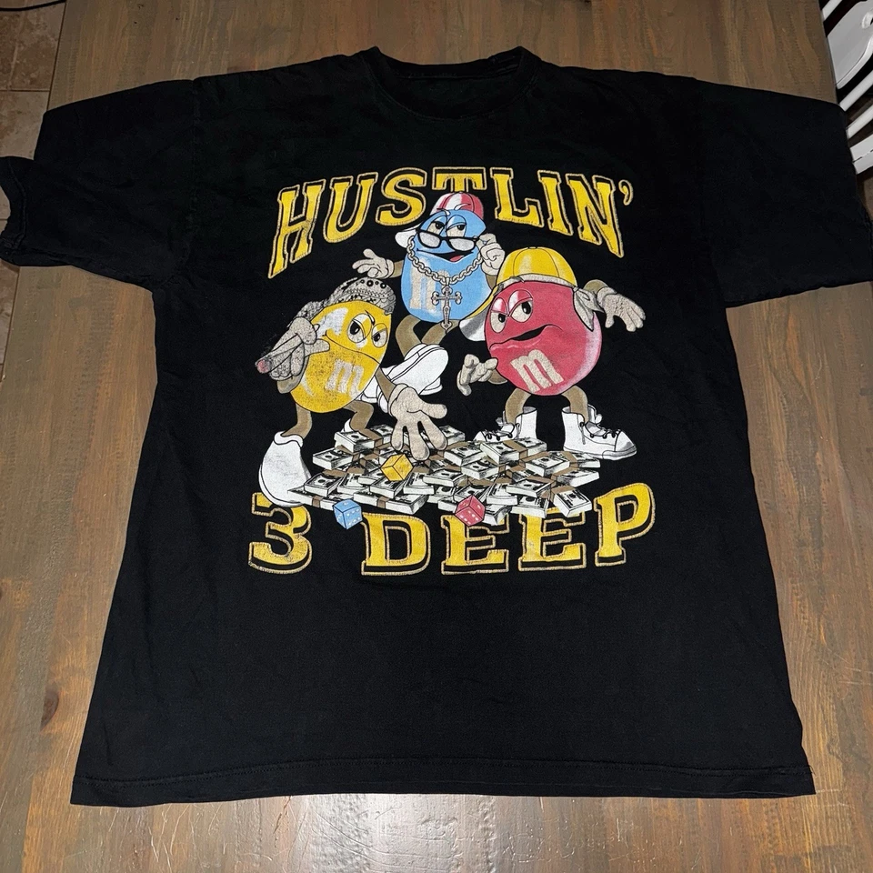 Camiseta de manga corta rara de colección Y2K Hustlin’ 3 Deep Gangster M&M para hombre talla 2XL? Foto 1 de 4