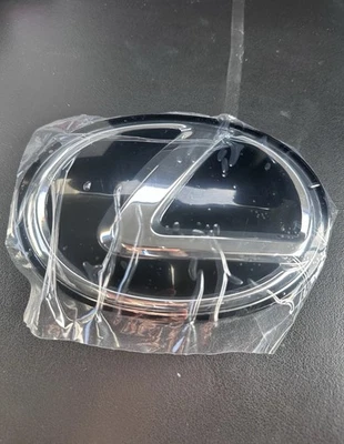 🔥Lexus ES 2022-2025 Front Grille Emblem Works With Radar 90975-02171/A2021 - Image 1 of 4