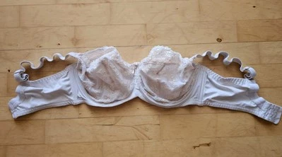 Krisline Spitzen BH mit Bügel 75G Beige, Nur Selten Getragen  - Bild 1 von 3