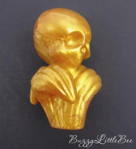 Monster High Doll Clawdeen Bunk Bed Replacement Gold Skull Bed Knob Post - Picture 1 of 1