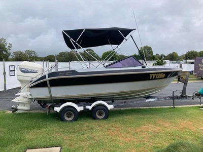 Haines Hunter Bowrider 530 SLR Limited Edition, 2000 Mod 200hp Johnson, Reg Trl - image 1 of 4