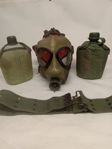 vintage military gas mask Plus Canteens And Belt For Display Only - Picture 1 of 16