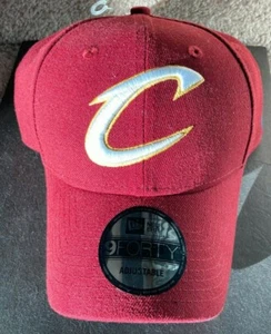 New Era Cleveland Cavaliers Mütze Wine CLE Cavs 9 Forty Style Adjustable Fit Cap - Bild 1 von 3