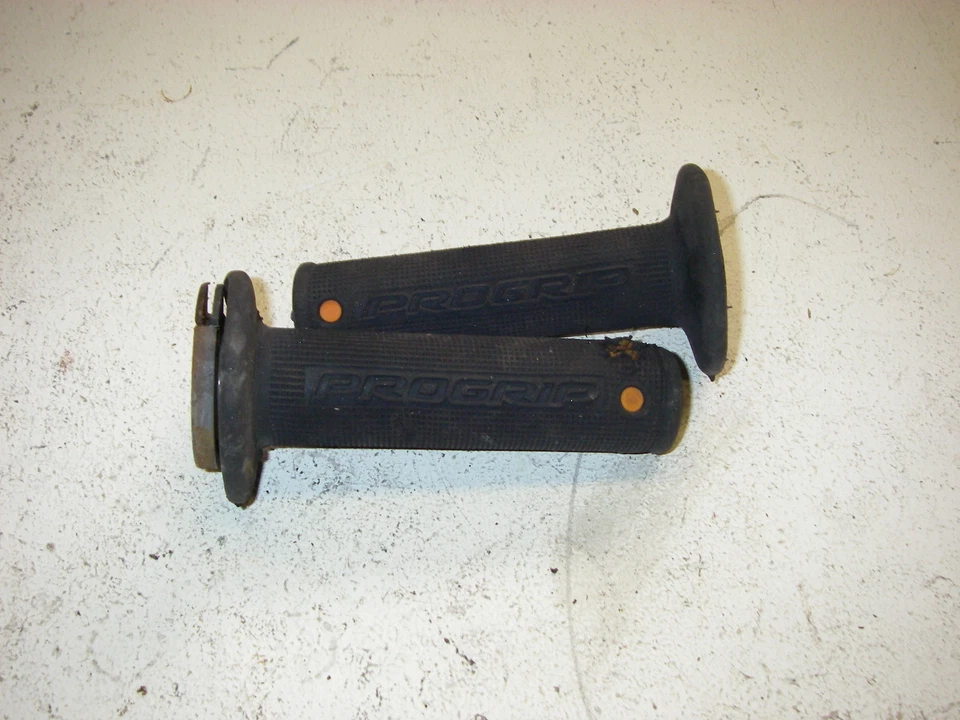 Throttle Grip Throttle Twist Rubber Grips Free Along Honda XL 200 XL200R - Image 1 of 1