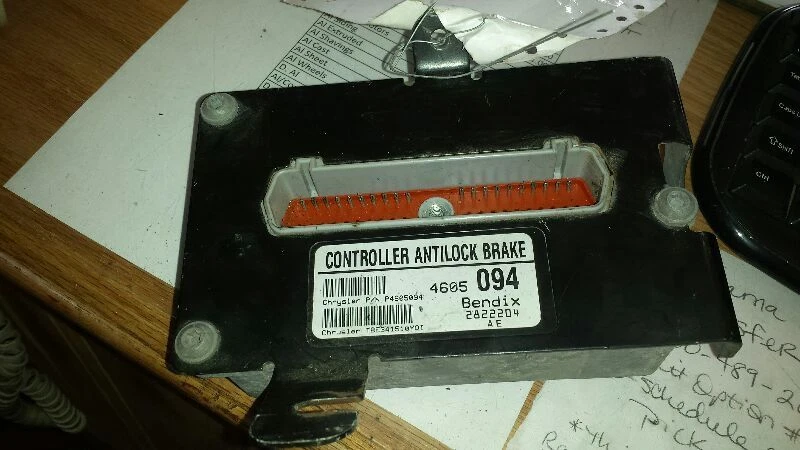 Chasis ECM ABS guardabarros derecho compatible con 95-97 CIRRUS 33530 Foto 1 de 1