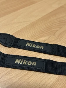 OEM Nikon 1" Black Camera Neck Strap for SLR/DSLR Gold Logo Nylon Webbing - Picture 1 of 10