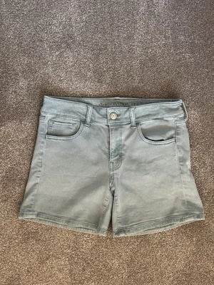 American Eagle Womens Midi Twill Chino Shorts Size 8 Green - Image 1 of 4